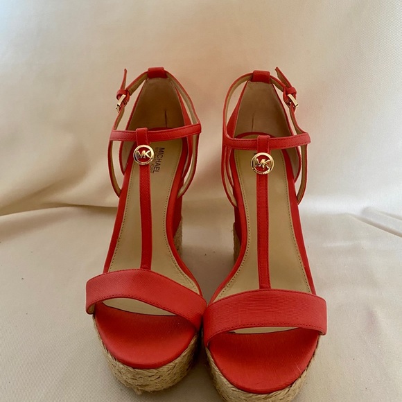Michael Michael Kors Kerri T-strap Wedge - Picture 5 of 14